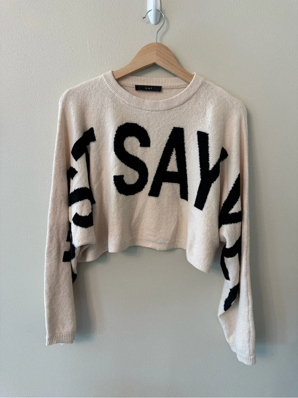 Oui Just Say Yes Graphic CropSweater Scandi Beige Black Oversized
